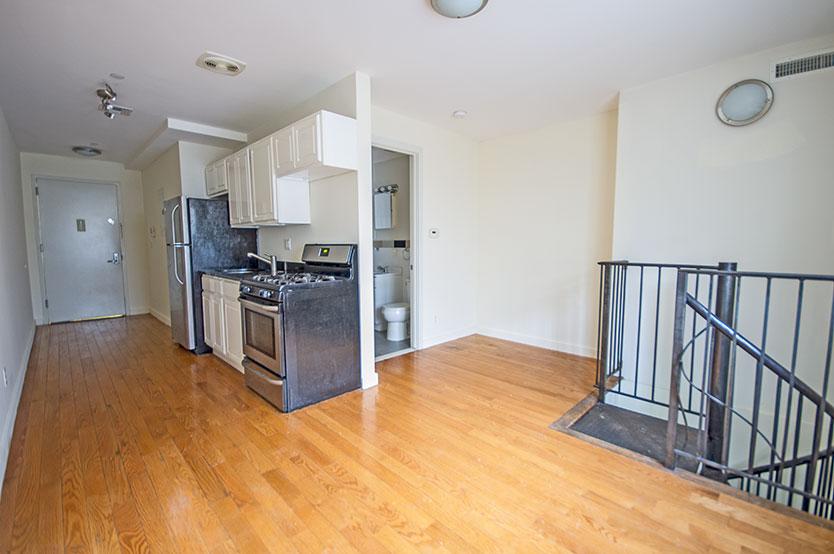 Primary Photo - 230 Troutman St