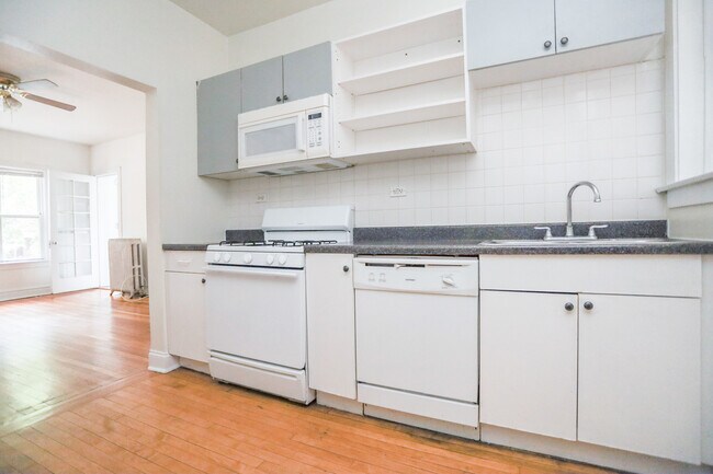 Foto del edificio - 5011 N Glenwood Ave