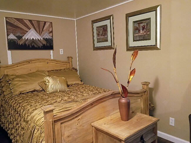Foto del edificio - 5070 Fenwood Dr