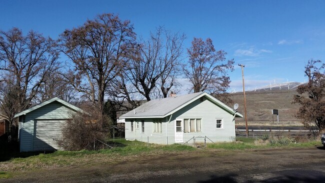 Building Photo - 202 Wallace St