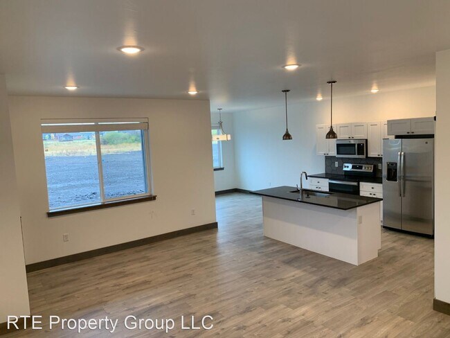 Building Photo - 2 br, 2.5 bath House - 5180 Sherwood Way U...