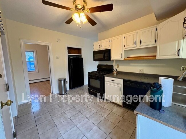 Building Photo - 2 Proctor Pl