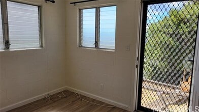 Building Photo - 1385 Alewa Dr