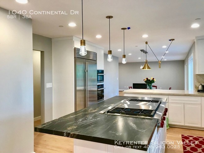 Building Photo - 1040 Continental Dr
