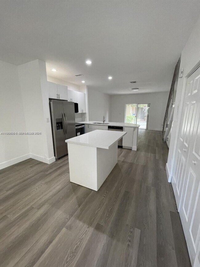 Foto del edificio - 5725 NW 114th Path