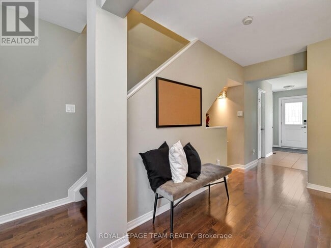 Building Photo - 53 Thornbury Crescent
