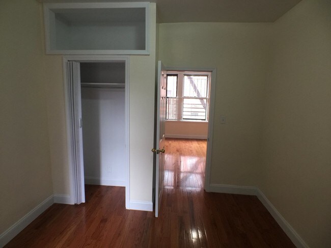 Building Photo - 605 W 184th St