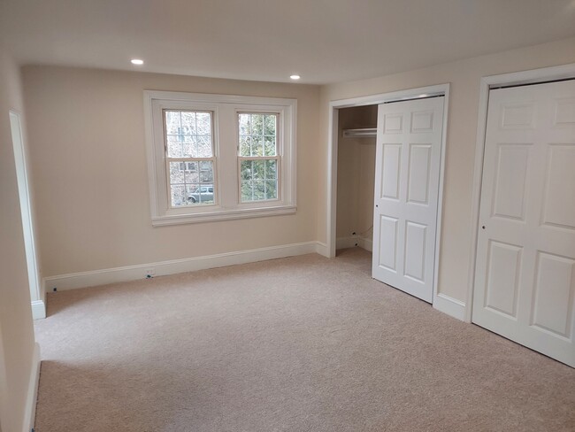 master bedroom - 430 Old Lancaster Rd