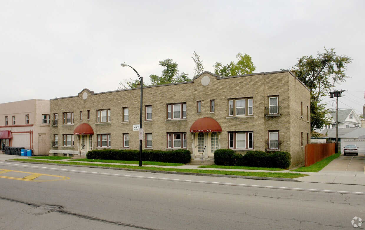 Primary Photo - 227-233 Colvin Ave