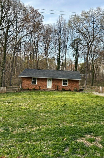 Foto del edificio - 4879 Brickyard Ln