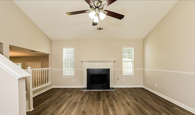 Sitting room - 43 Bridlewood Ct