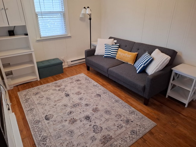 Building Photo - 8 Bash Rd