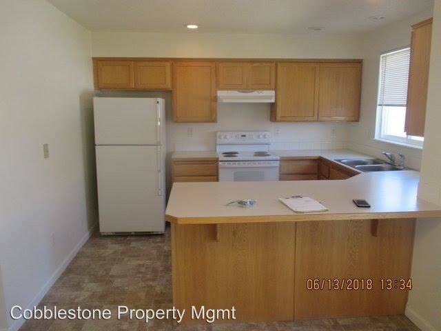Building Photo - 2 br, 1.5 bath Apartment - 3010 W Madison