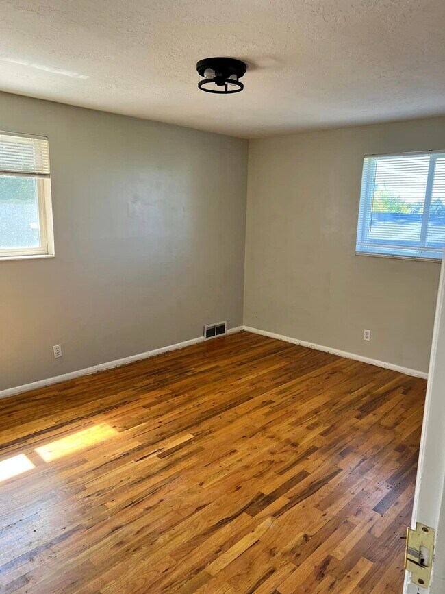 Dormitorio 1 (más grande) - 971 Bel Mar Dr