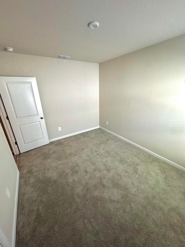 Building Photo - 461 Cherimoya St