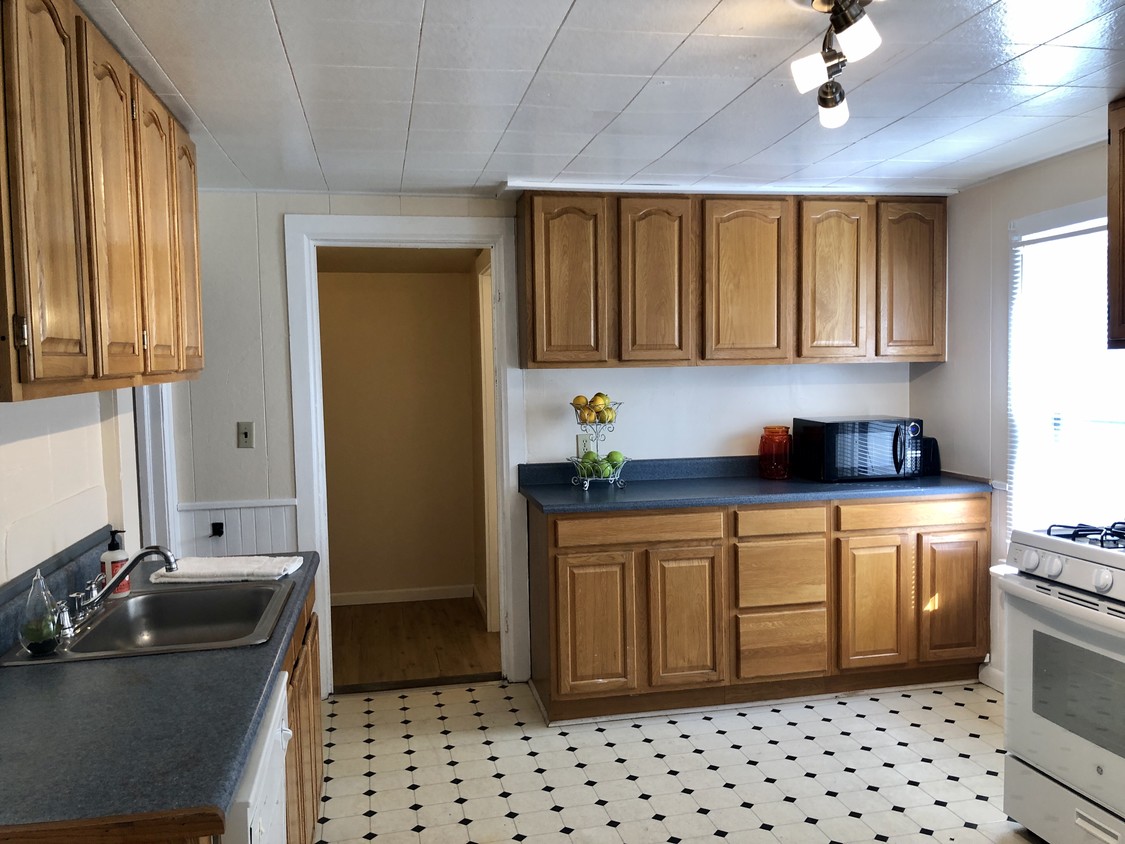 Kitchen - 134 E Spencer St