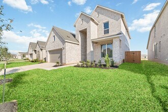 Building Photo - 3020 Redtop Hl Dr