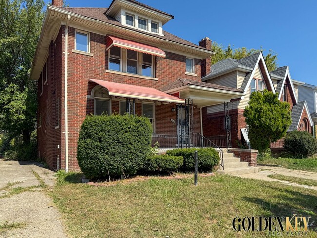 Building Photo - Beautifully redone large 3 bedroom home!