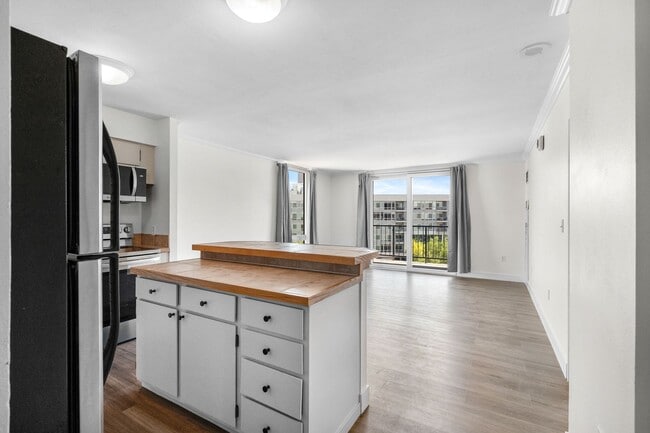 Photo - 1301 N Speer Blvd #604 House