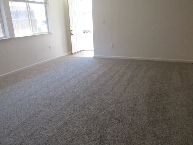 Foto del edificio - 555 Howard Ct