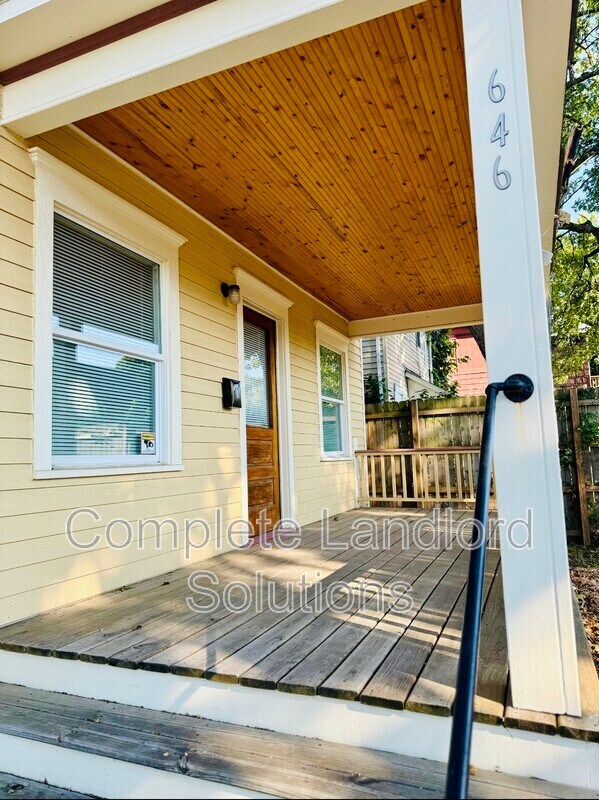 Foto del edificio - 646 Farrington St