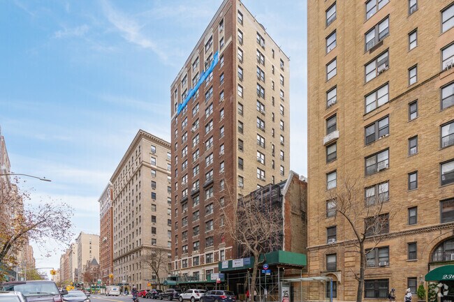 Building Photo - 240 W West End Ave