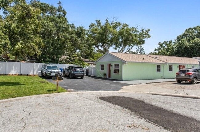 Photo - 1760 Ezelle Ave Apartments