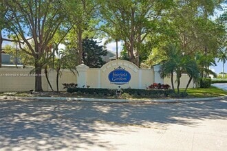 Building Photo - 1157 NW 18th Ave