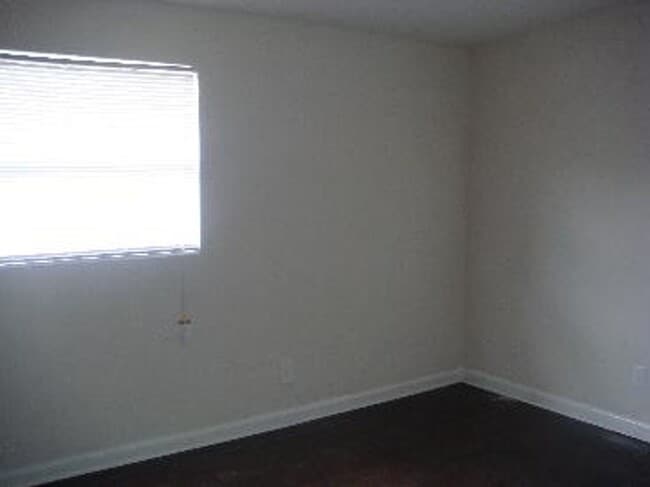 Building Photo - 3/1 In North Jacksonville!