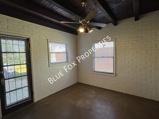 Building Photo - 1211 N Jones Blvd