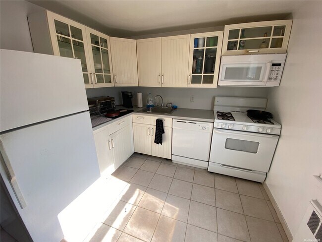 Foto del edificio - 375 W Fulton St