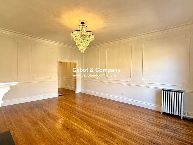 Building Photo - 229 Beacon St