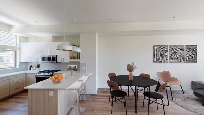 Foto del edificio - 2572 S Delaware St