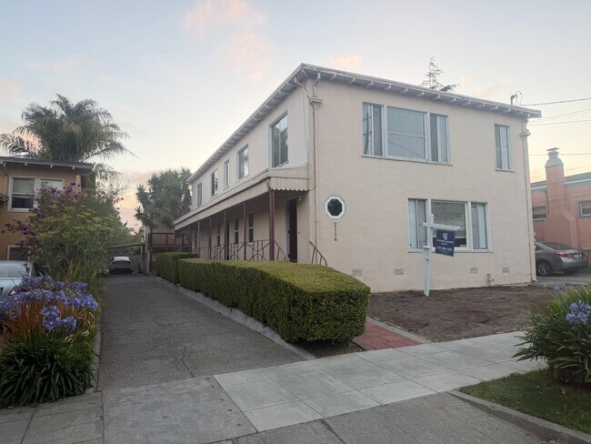 Building Photo - 2116 California St