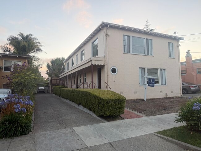 Building Photo - 2116 California St