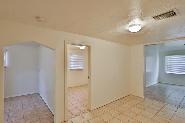 Foto del edificio - 4524 N 14th Pl