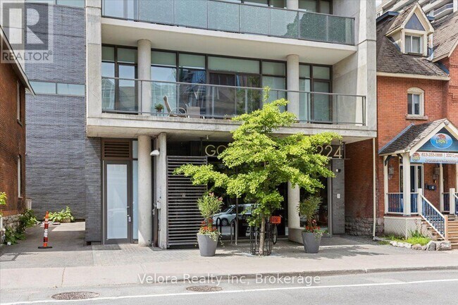 Building Photo - 224 Lyon St. N
