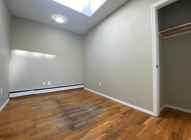 Foto del edificio - 427 Hart St