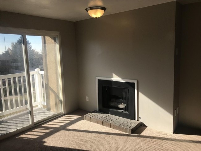 Building Photo - 5600 S Meadow Ln 157