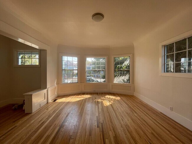 Front rm - 730 56th St