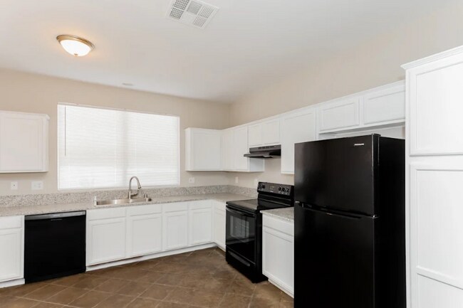 Foto del edificio - 346 Pleasant Pebble St