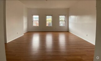 Building Photo - 1407 E Carson St