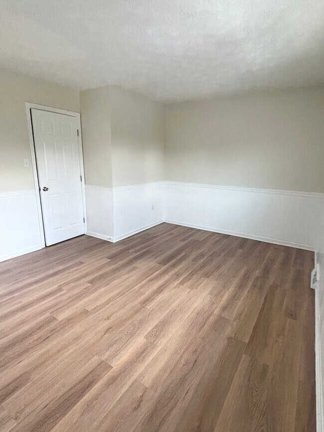 Foto del edificio - 5276 Mulberry Ct