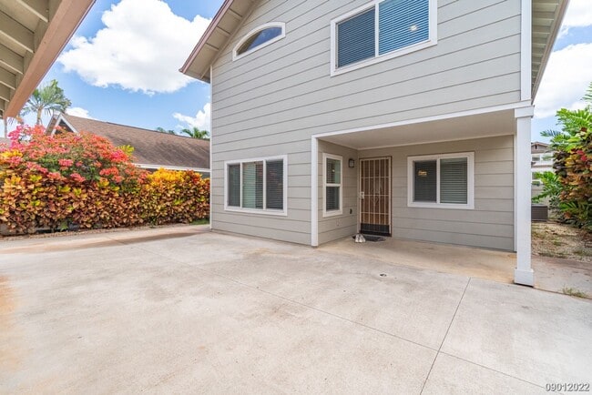 Building Photo - 4BR/ 2.5BA/ 3PKG/ 30 PV panels in Ocean Po...