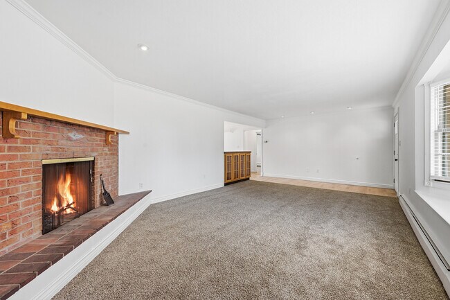 Foto del edificio - 6495 Field St