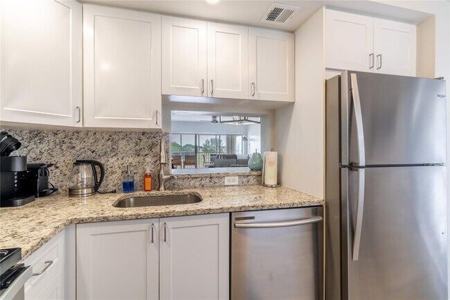 Foto del edificio - 2950 N Palm Aire Dr