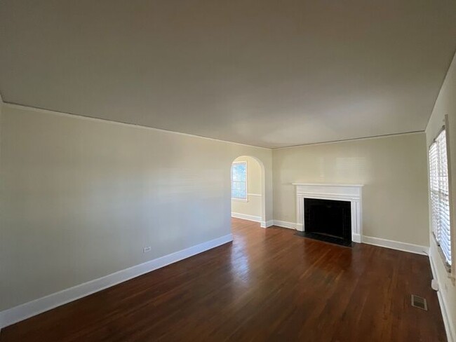 Building Photo - T.R. Lawing Realty Property