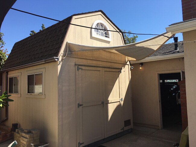 Foto del edificio - 498 Pierpont Dr