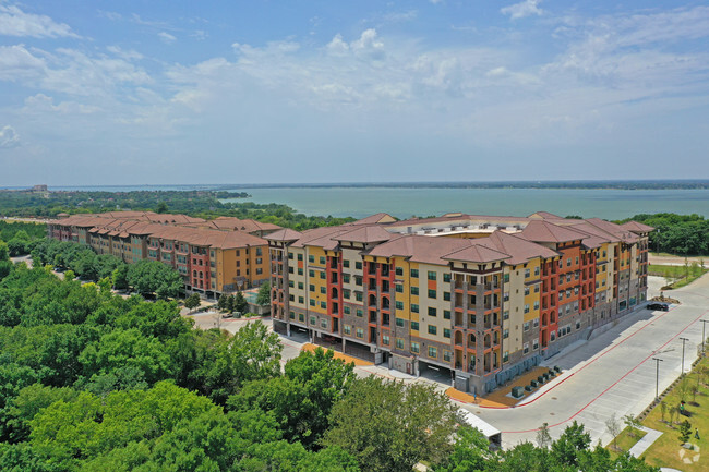 Building Photo - Lakeview Apartments