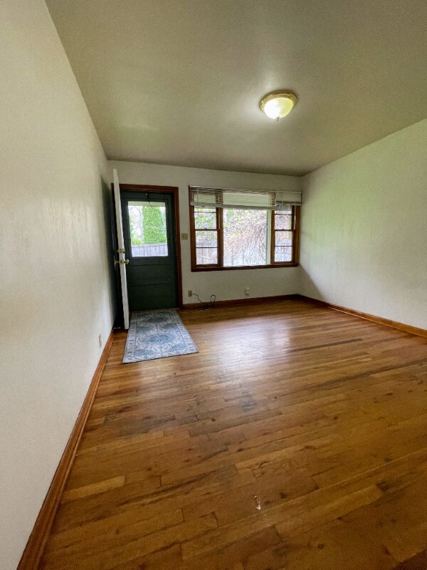 Building Photo - 116 N Meldrum St